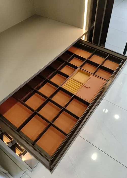 Leather Classification Box 900 Mocha Finish